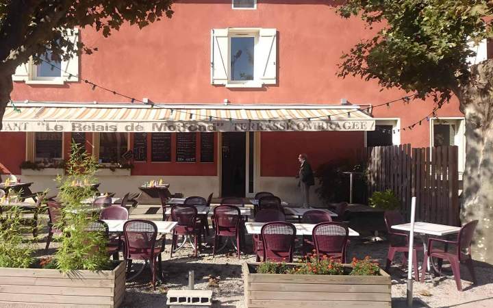 Dîner sous les étoiles en terrasse